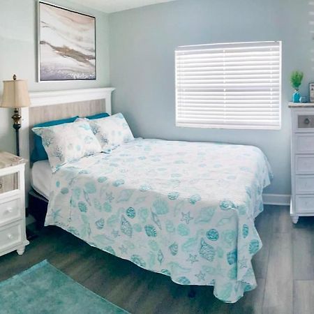Sparkling 2Bed 1Bath Beach Home - Unit 214 코코아비치 외부 사진